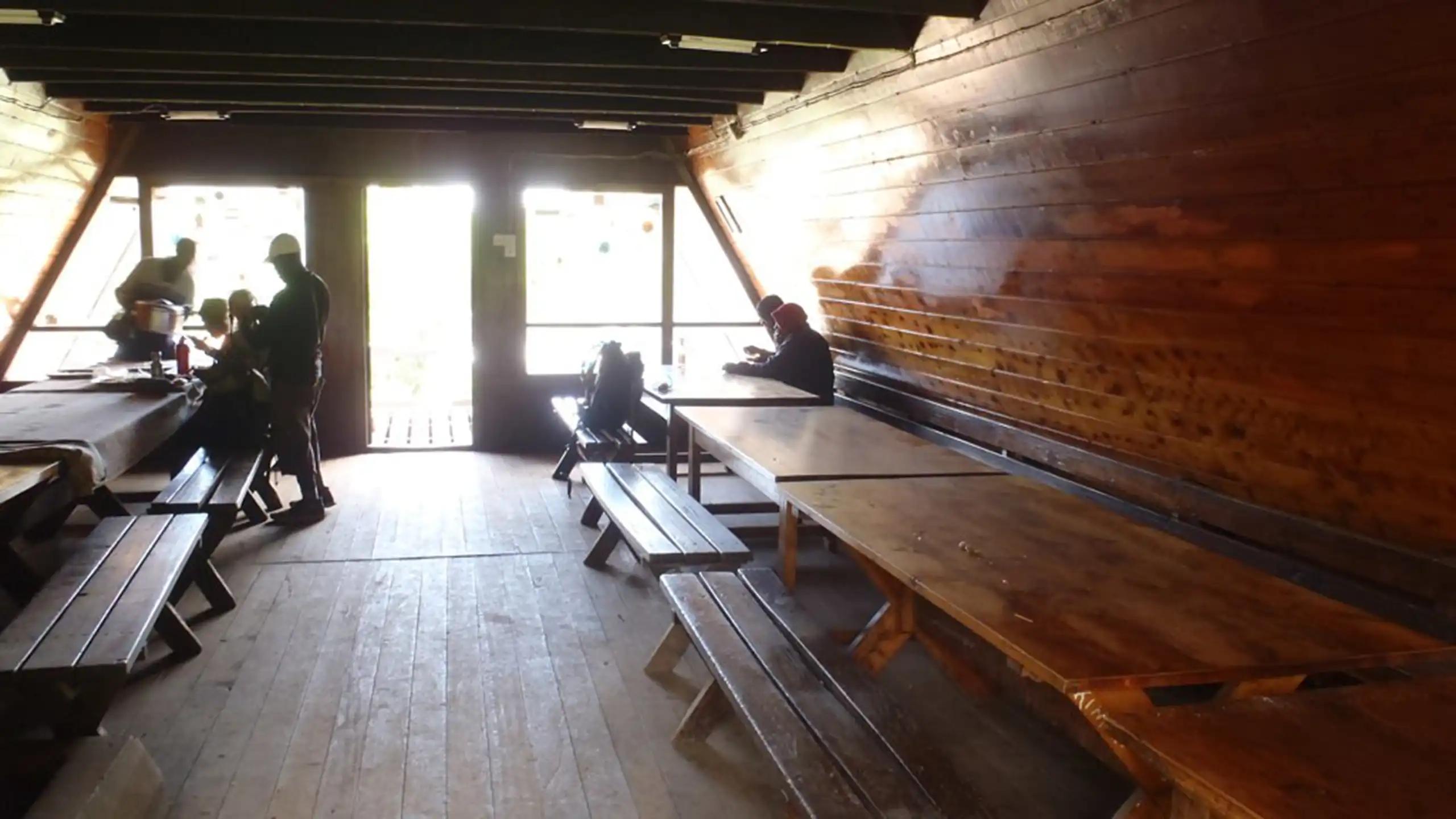 Mandara hut - Horombo hut (12,200ft | 3720m)